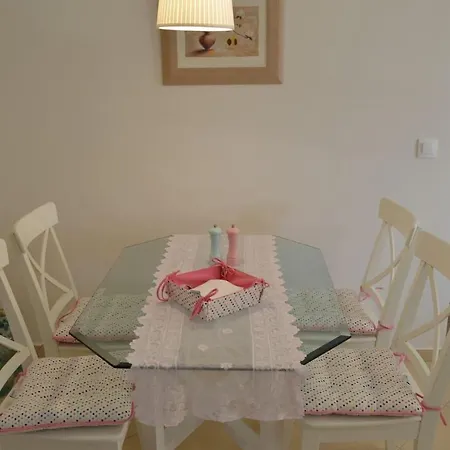 2 Bed-Sleeps4-Garden-Parking-Pets-Aircon Nikiti (Sithonia)
