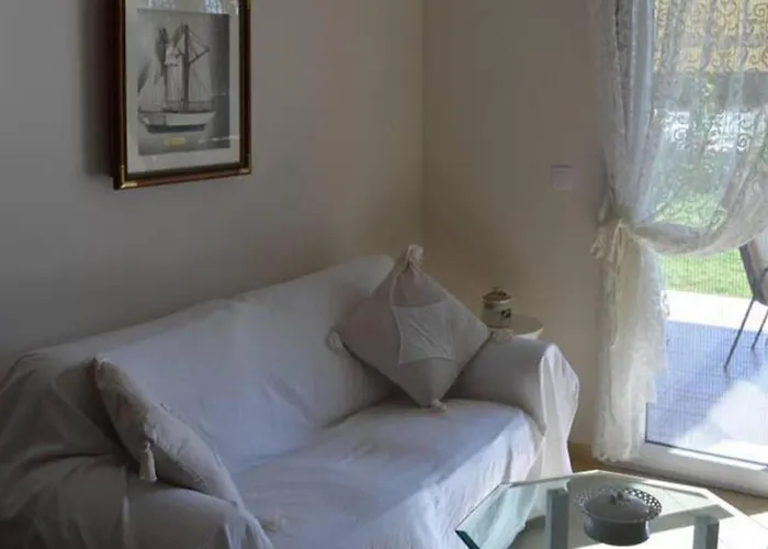 Apartament 2 Bed-sleeps4-garden-parking-pets-aircon Nikiti (Sithonia)