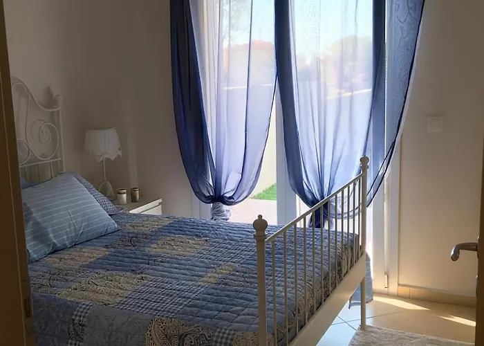 Apartament 2 Bed-sleeps4-garden-parking-pets-aircon Nikiti (Sithonia)